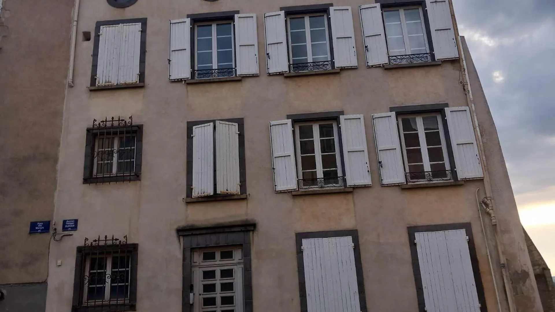 L'Appart De Babou Rez De Chaussee Parking Free Draps Wifi Thiers